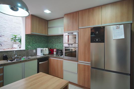 Cozinha de casa para alugar com 3 quartos, 420m² em São João, Porto Alegre