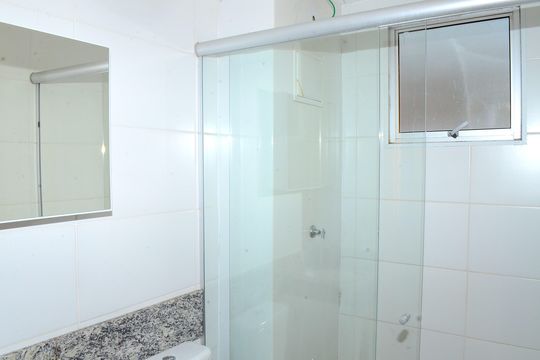Banheiro 1 de apartamento à venda com 2 quartos, 49m² em Pousada Santo Antonio, Belo Horizonte