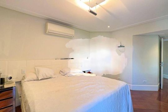 Casa à venda com 4 quartos, 2400m² em Alphaville, Santana de Parnaíba