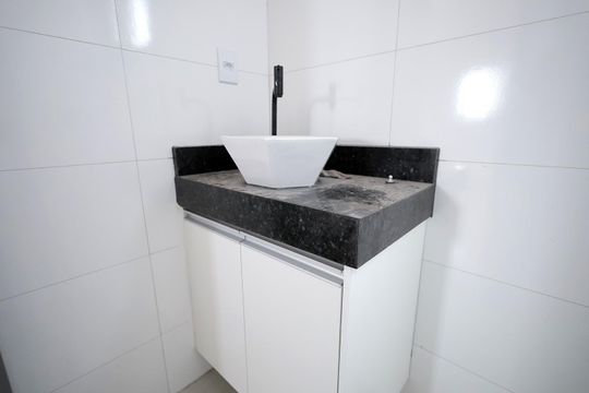 Banheiro de apartamento à venda com 1 quarto, 23m² em Vila Sao Pedro, Santo André