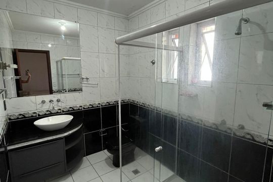 Banheiro de casa à venda com 4 quartos, 300m² em Vila Constancia, São Paulo