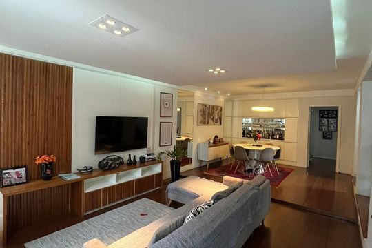 Casa à venda com 4 quartos, 300m² em Vila Constancia, São Paulo