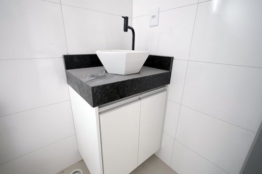 Banheiro de apartamento à venda com 1 quarto, 23m² em Vila Sao Pedro, Santo André