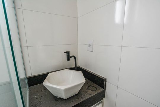 Banheiro de kitnet/studio à venda com 1 quarto, 23m² em Vila Sao Pedro, Santo André