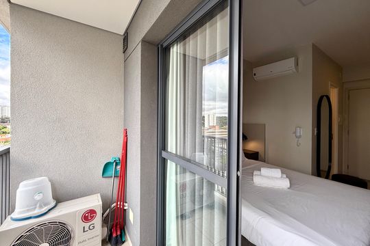 Sacada  de kitnet/studio à venda com 0 quarto, 22m² em Jardim das Acacias, São Paulo