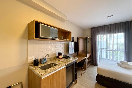 Cozinha  de kitnet/studio à venda com 0 quarto, 22m² em Jardim das Acacias, São Paulo