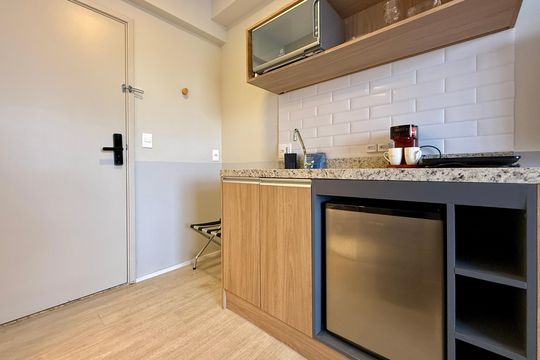 Cozinha  de kitnet/studio à venda com 0 quarto, 22m² em Jardim das Acacias, São Paulo