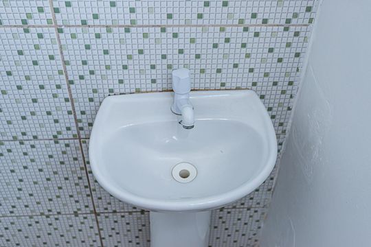 Banheiro de casa para alugar com 1 quarto, 60m² em Vila Mangalot, São Paulo