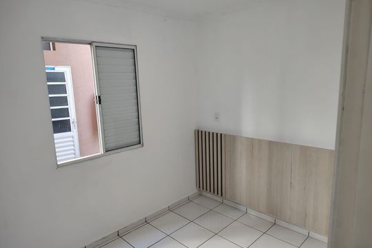 Quarto de apartamento à venda com 2 quartos, 58m² em Parque Sao Vicente, Santo André