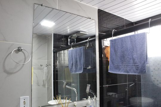 Banheiro Social de apartamento à venda com 2 quartos, 47m² em Anil, Rio de Janeiro