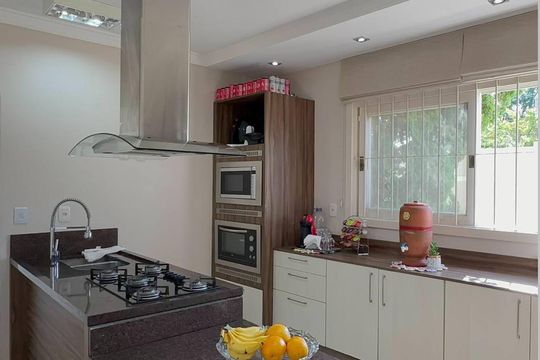 Cozinha de casa à venda com 3 quartos, 200m² em Niterói, Canoas