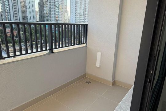Varanda de kitnet/studio à venda com 1 quarto, 29m² em Indianópolis, São Paulo