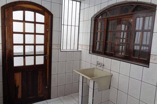 Casa à venda com 3 quartos, 129m² em Parque Capuava, Santo André
