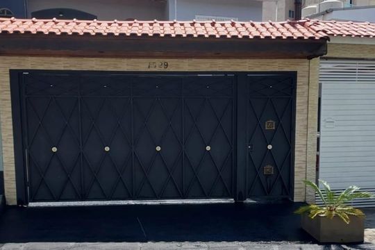 Casa à venda com 3 quartos, 129m² em Parque Capuava, Santo André