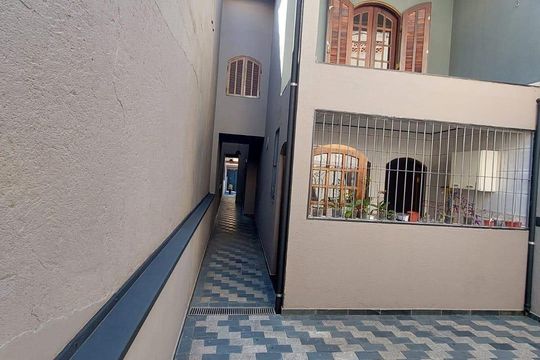 Casa à venda com 3 quartos, 129m² em Parque Capuava, Santo André