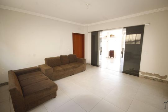 sala 2 de casa à venda com 5 quartos, 390m² em Bandeirantes (pampulha), Belo Horizonte