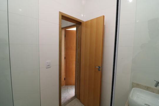 Banheiro de apartamento para alugar com 1 quarto, 42m² em Jardim Tiete, São Paulo