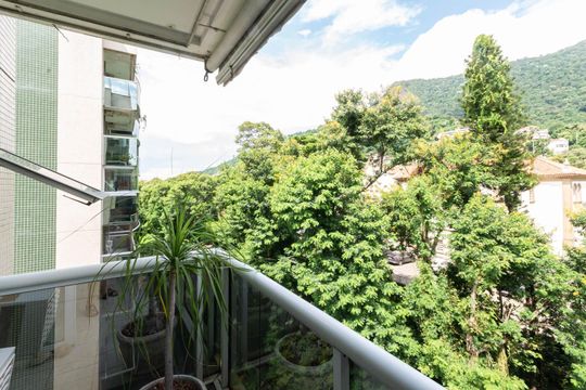 Varanda quartos de apartamento à venda com 3 quartos, 142m² em Tijuca, Rio de Janeiro