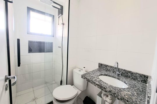 Banheiro de apartamento para alugar com 2 quartos, 43m² em Km 18, Osasco