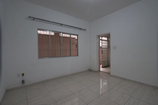 Sala de casa para alugar com 2 quartos, 80m² em Jardim Guairaca, São Paulo