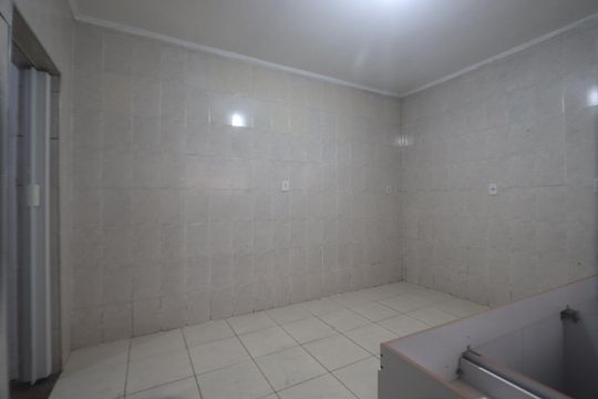 Cozinha de casa para alugar com 2 quartos, 80m² em Jardim Guairaca, São Paulo