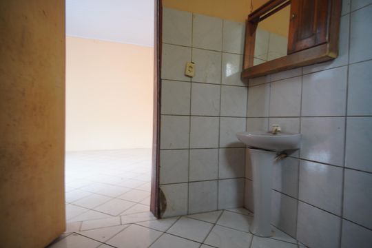Banheiro de casa à venda com 2 quartos, 70m² em Campina, São Leopoldo