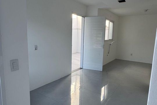 Casa à venda com 2 quartos, 90m² em São José, Canoas