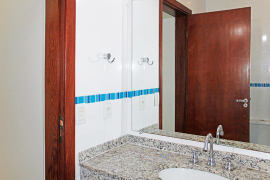 Casa de Condomínio para alugar com 3 quartos, 220m² em Pinheirinho, Vinhedo