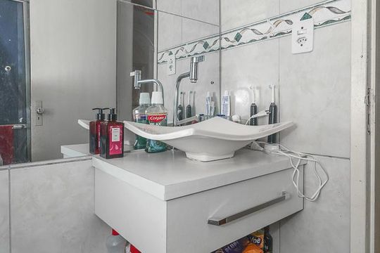 Banheiro de apartamento à venda com 2 quartos, 87m² em Jardim Dona Leopoldina, Porto Alegre