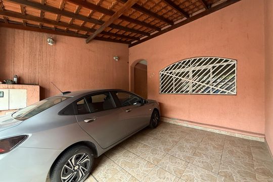 Garagem de casa à venda com 3 quartos, 184m² em Vila Santista, São Paulo