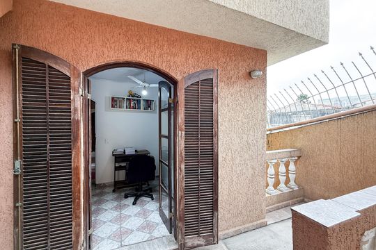 quarto 3 de casa à venda com 3 quartos, 184m² em Vila Santista, São Paulo