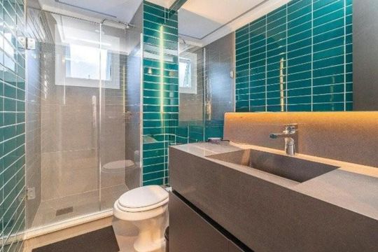 Banheiro  de apartamento para alugar com 2 quartos, 146m² em Glória, Porto Alegre