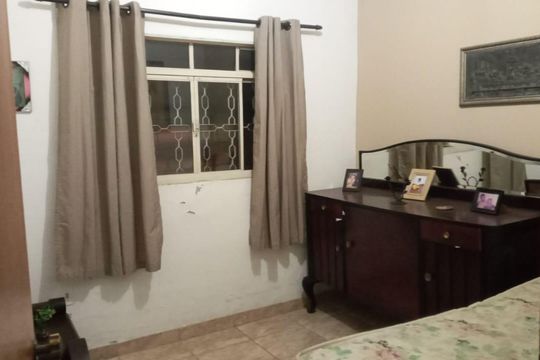 Quarto de casa à venda com 3 quartos, 380m² em Gr Ouro Branco, Contagem