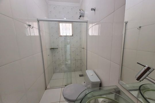 Banheiro de casa à venda com 3 quartos, 380m² em Gr Ouro Branco, Contagem