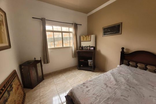Quarto de casa à venda com 3 quartos, 380m² em Gr Ouro Branco, Contagem