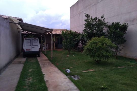 Área externa de casa à venda com 3 quartos, 380m² em Gr Ouro Branco, Contagem