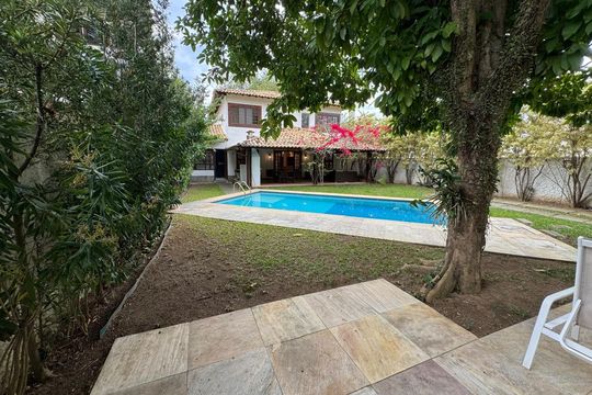 Casa de Condomínio à venda com 4 quartos, 367m² em Barra da Tijuca, Rio de Janeiro