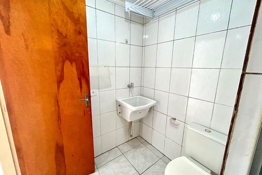 Banheiro e Área de Serviço  de apartamento à venda com 1 quarto, 35m² em Jardim Santa Mena, Guarulhos