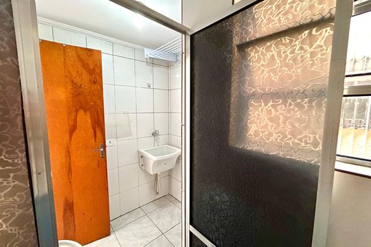 Banheiro e Área de Serviço  de apartamento à venda com 1 quarto, 35m² em Jardim Santa Mena, Guarulhos
