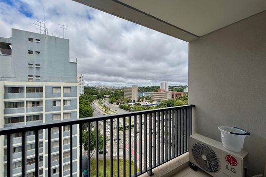 Sacada de kitnet/studio para alugar com 0 quarto, 22m² em Jardim das Acacias, São Paulo