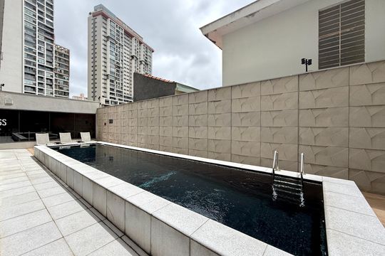 Piscina  de kitnet/studio para alugar com 0 quarto, 22m² em Jardim das Acacias, São Paulo