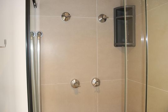 Banheiro de kitnet/studio à venda com 1 quarto, 22m² em Bela Vista, São Paulo