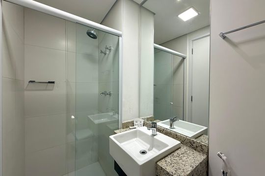 Banheiro  de kitnet/studio à venda com 0 quarto, 22m² em Jardim das Acacias, São Paulo