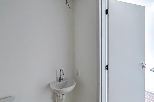 Banheiro de kitnet/studio para alugar com 1 quarto, 25m² em Penha de França, São Paulo