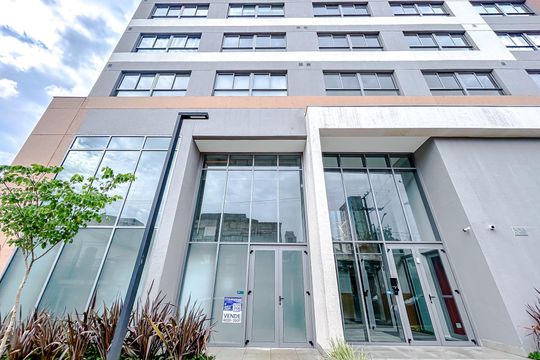 Fachada com Plaquinha de kitnet/studio para alugar com 1 quarto, 25m² em Penha de França, São Paulo