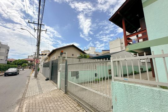 Vista da Rua de casa de condomínio para alugar com 3 quartos, 100m² em Ingleses do Rio Vermelho, Florianópolis