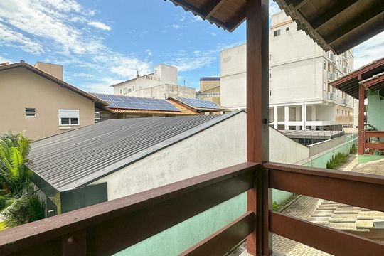 Varanda de casa de condomínio para alugar com 3 quartos, 100m² em Ingleses do Rio Vermelho, Florianópolis