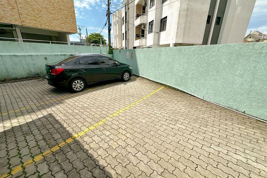 Garagem de casa de condomínio para alugar com 3 quartos, 100m² em Ingleses do Rio Vermelho, Florianópolis