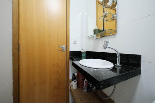 Banheiro de apartamento à venda com 2 quartos, 44m² em Vila Paranagua, São Paulo