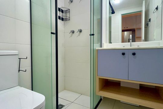 Banheiro de apartamento à venda com 1 quarto, 29m² em Sumarezinho, São Paulo